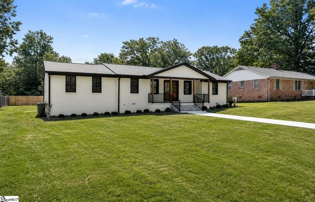 204 Woodfield Avenue, Fountain Inn, SC 29644