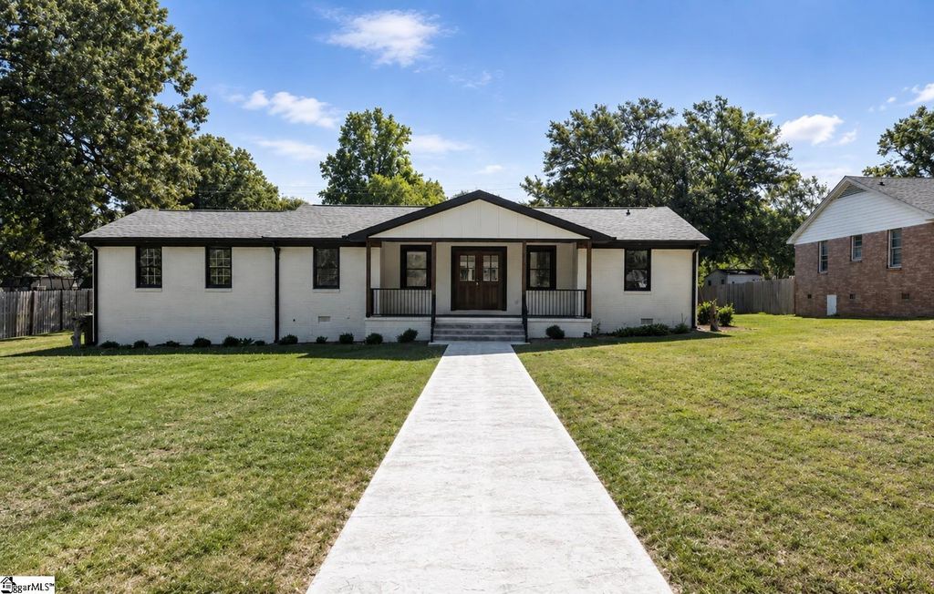 204 Woodfield Avenue, Fountain Inn, SC 29644