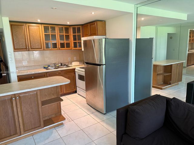 217 Suffolk F 217, Boca Raton, FL 33434