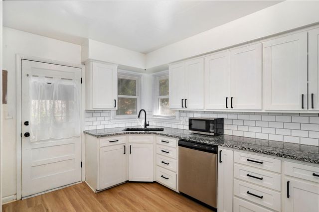 3000 E Lolo Trail, Springfield, MO 65804