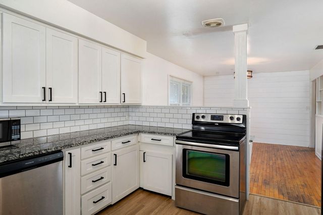 3000 E Lolo Trail, Springfield, MO 65804