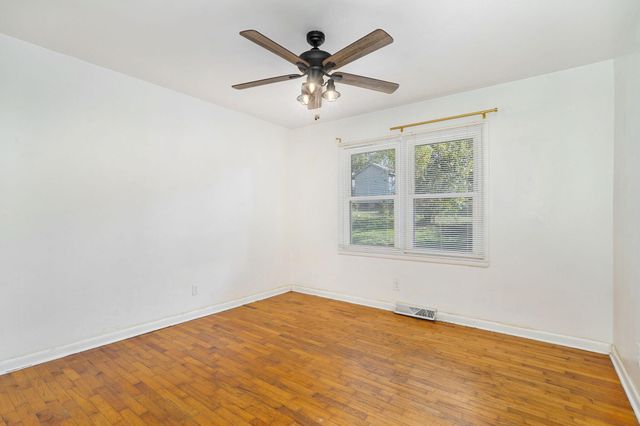 3000 E Lolo Trail, Springfield, MO 65804