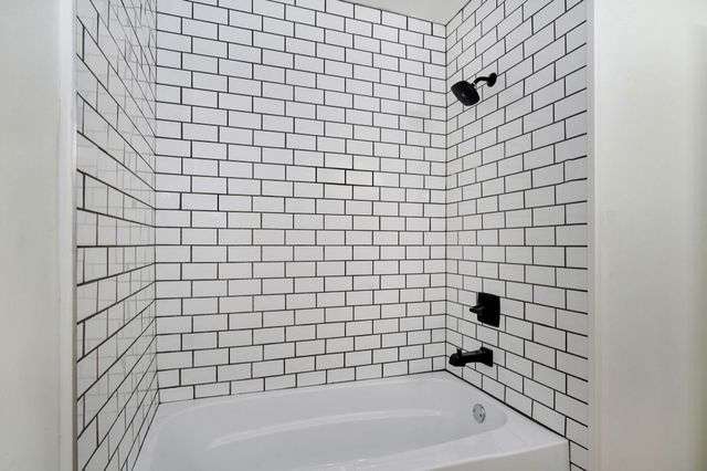 3000 E Lolo Trail, Springfield, MO 65804