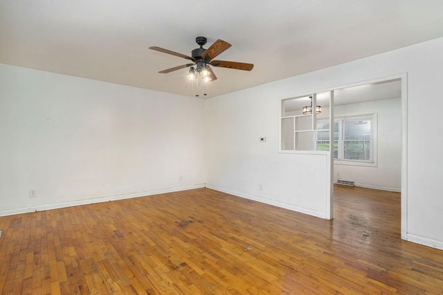 3000 E Lolo Trail, Springfield, MO 65804