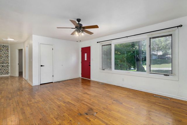 3000 E Lolo Trail, Springfield, MO 65804