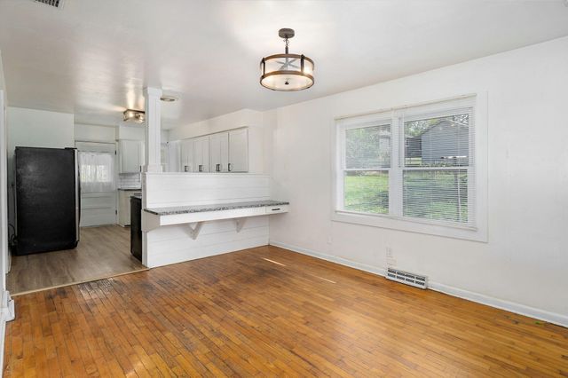 3000 E Lolo Trail, Springfield, MO 65804