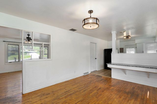 3000 E Lolo Trail, Springfield, MO 65804