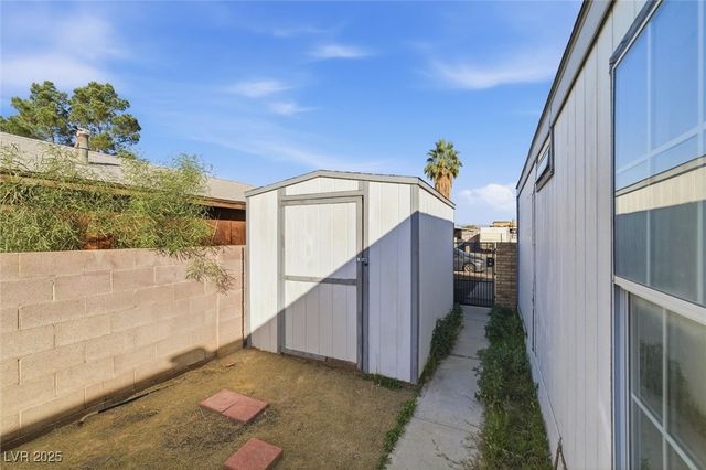 4941 Hildago Way, Las Vegas, NV 89121