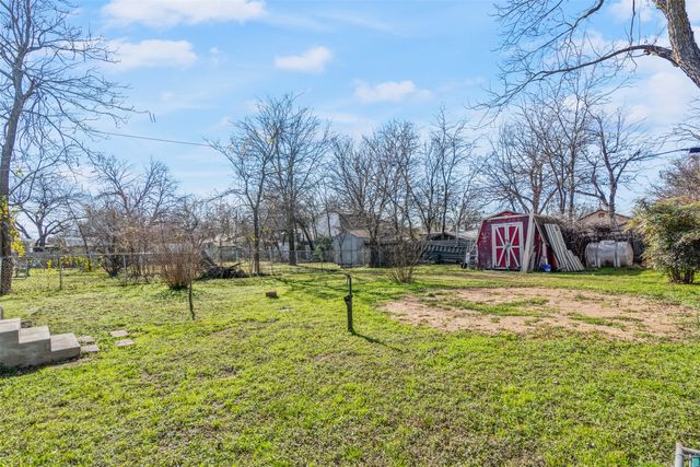 1409 N Robinson Street, Cleburne, TX 76031