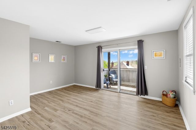 22 Orchard St, Summit City, NJ 07901