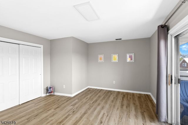 22 Orchard St, Summit City, NJ 07901