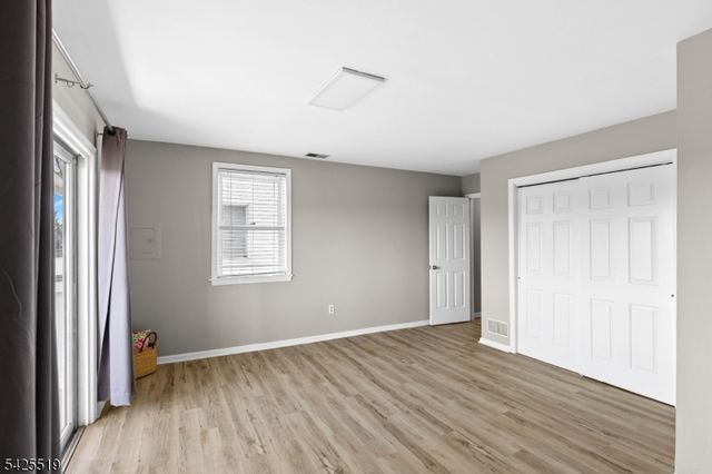 22 Orchard St, Summit City, NJ 07901