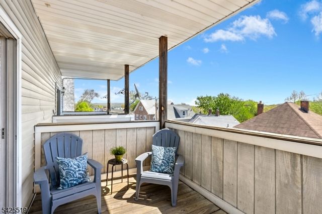 22 Orchard St, Summit City, NJ 07901