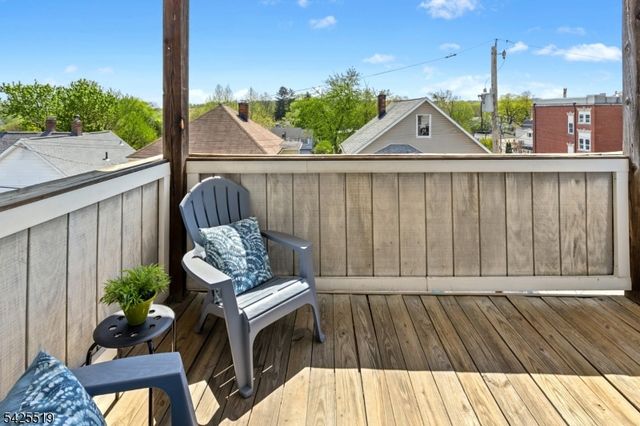 22 Orchard St, Summit City, NJ 07901