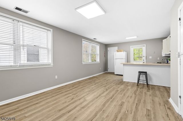 22 Orchard St, Summit City, NJ 07901