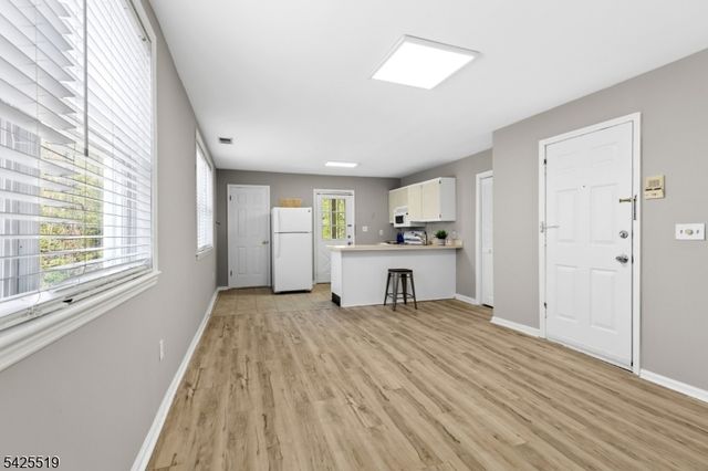 22 Orchard St, Summit City, NJ 07901