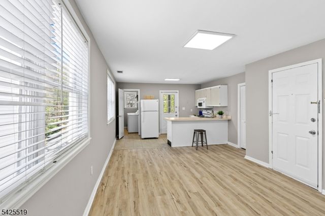 22 Orchard St, Summit City, NJ 07901