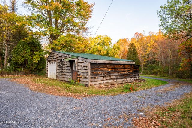 261 Old Post Road, Malta, NY 12020