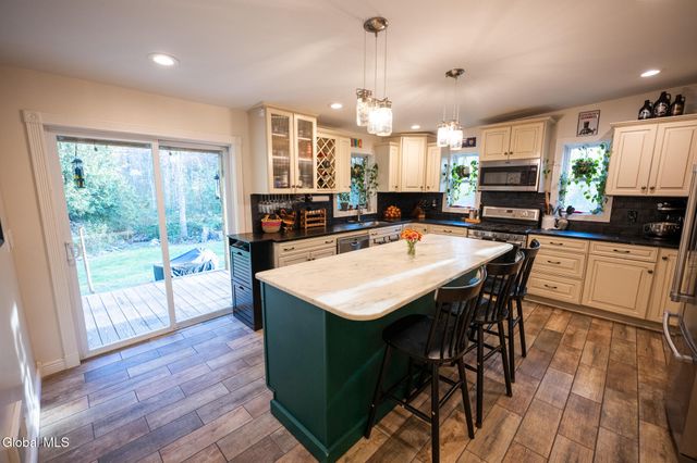 261 Old Post Road, Malta, NY 12020