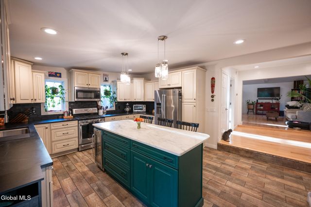 261 Old Post Road, Malta, NY 12020