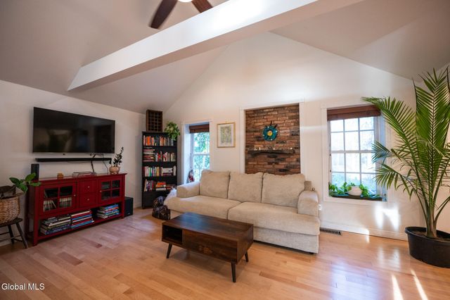 261 Old Post Road, Malta, NY 12020