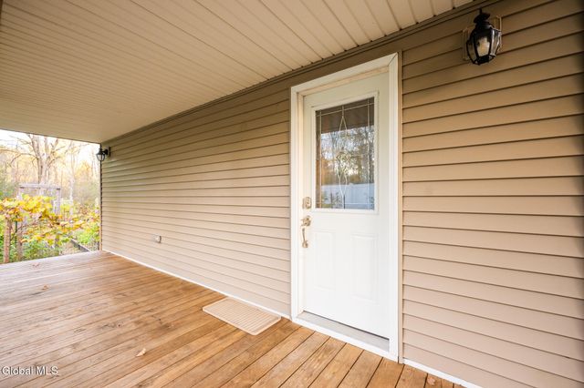 261 Old Post Road, Malta, NY 12020