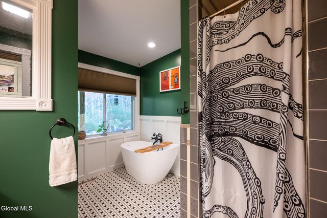 261 Old Post Road, Malta, NY 12020