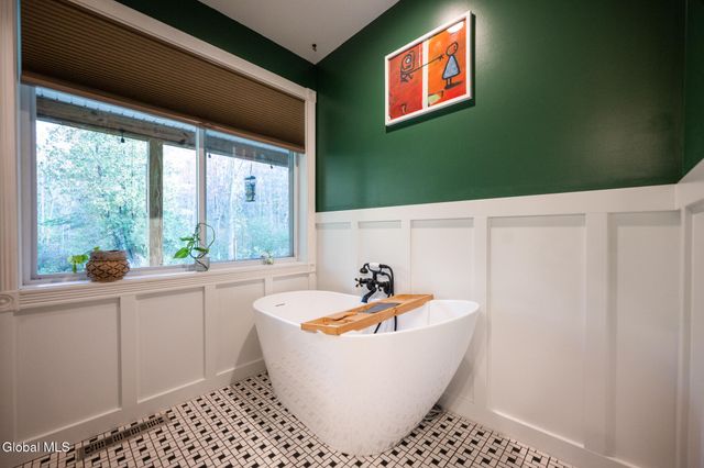 261 Old Post Road, Malta, NY 12020