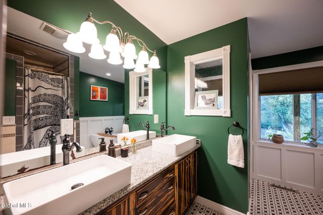 261 Old Post Road, Malta, NY 12020