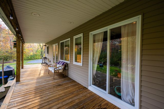 261 Old Post Road, Malta, NY 12020