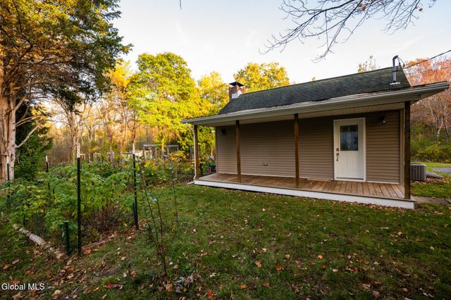 261 Old Post Road, Malta, NY 12020