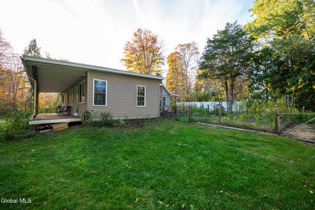 261 Old Post Road, Malta, NY 12020