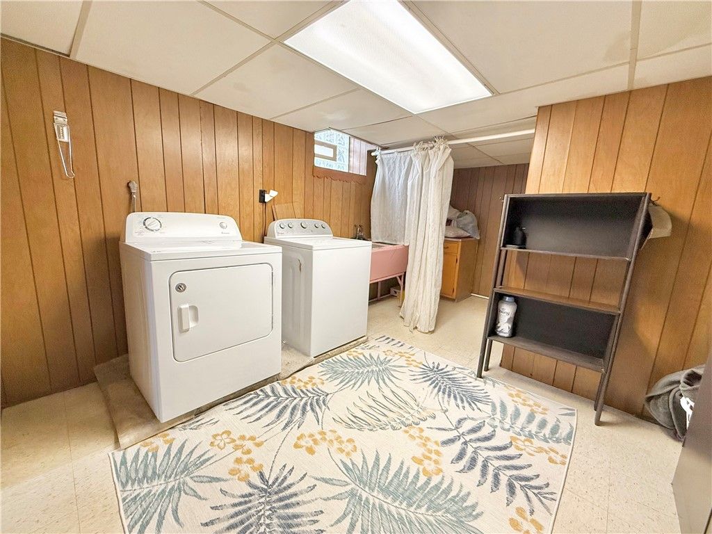 Image 22 of property listing at 25 W Elizabeth St, Neshannock Twp, PA 16105