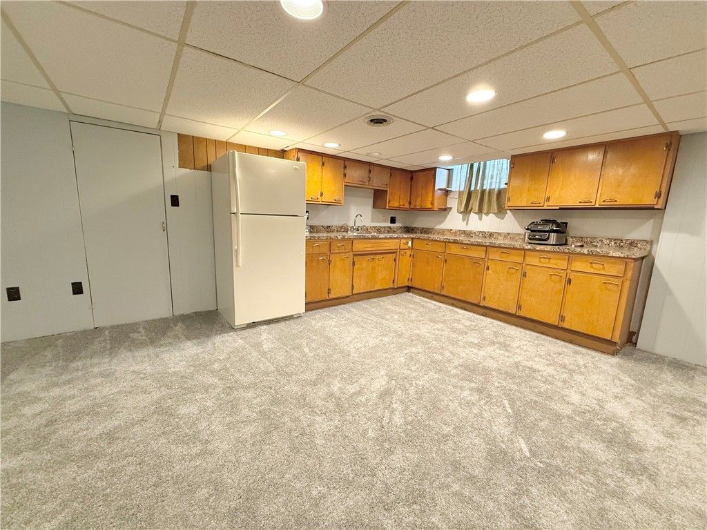 Image 25 of property listing at 25 W Elizabeth St, Neshannock Twp, PA 16105