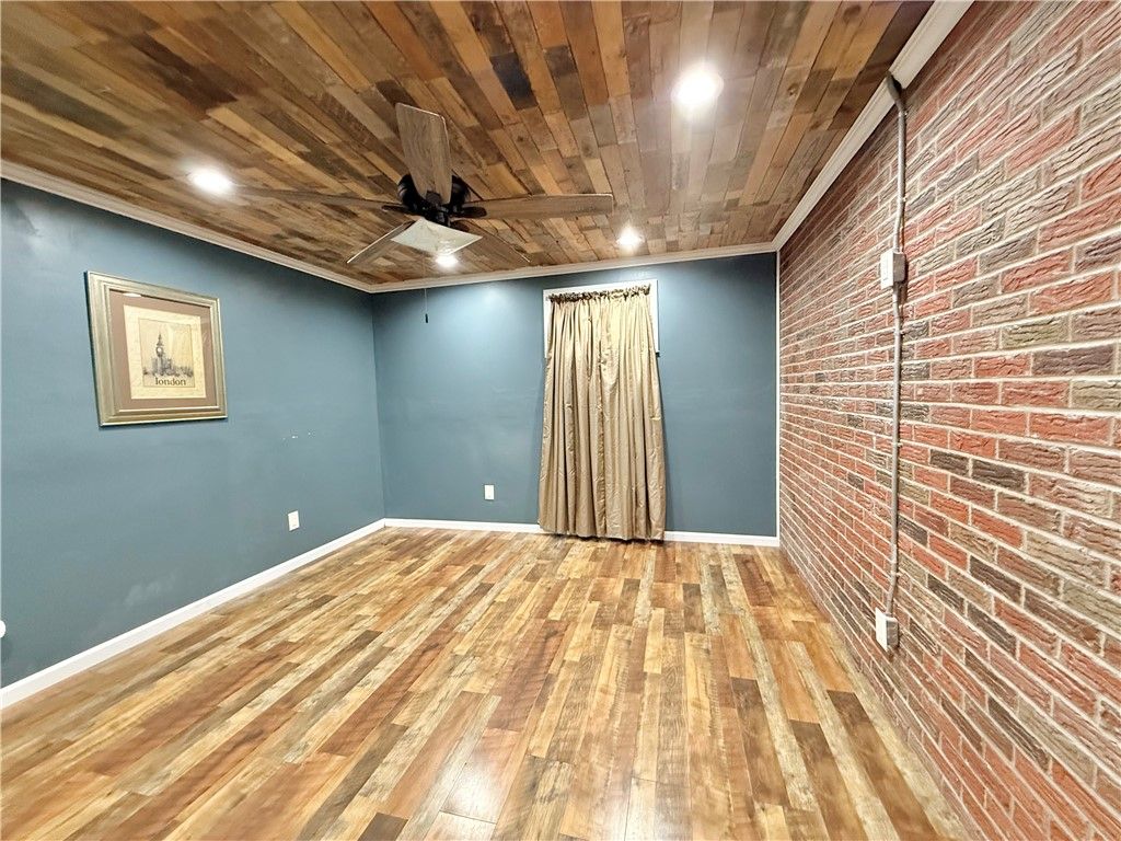 Image 29 of property listing at 25 W Elizabeth St, Neshannock Twp, PA 16105