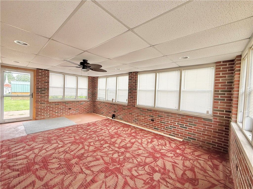 Image 32 of property listing at 25 W Elizabeth St, Neshannock Twp, PA 16105