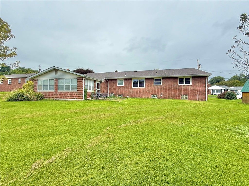 Image 33 of property listing at 25 W Elizabeth St, Neshannock Twp, PA 16105