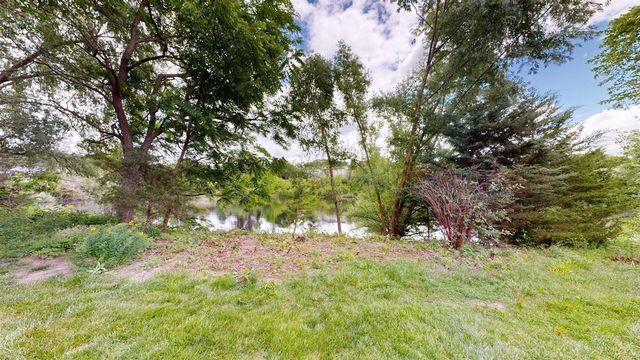 718 Peninsula Court, Ann Arbor, MI 48105