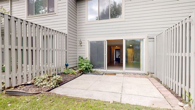 718 Peninsula Court, Ann Arbor, MI 48105