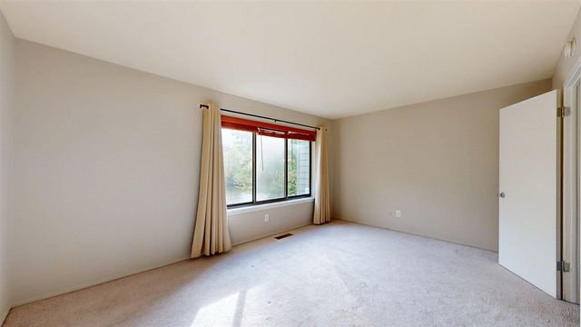 718 Peninsula Court, Ann Arbor, MI 48105