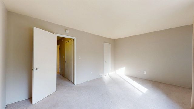 718 Peninsula Court, Ann Arbor, MI 48105