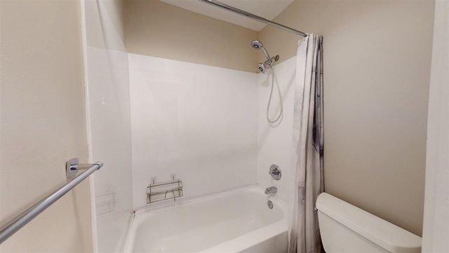 718 Peninsula Court, Ann Arbor, MI 48105