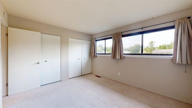 718 Peninsula Court, Ann Arbor, MI 48105
