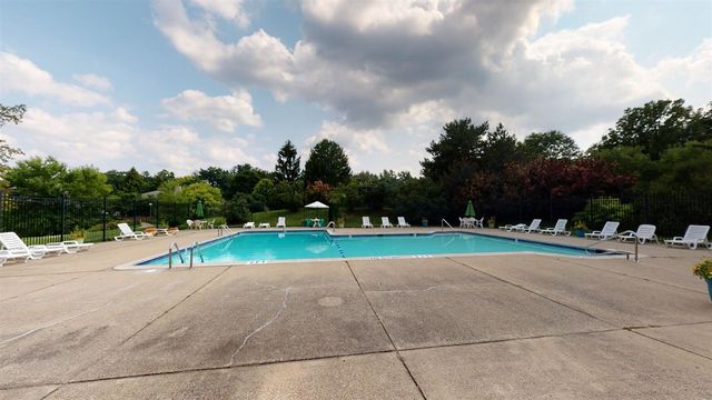 718 Peninsula Court, Ann Arbor, MI 48105