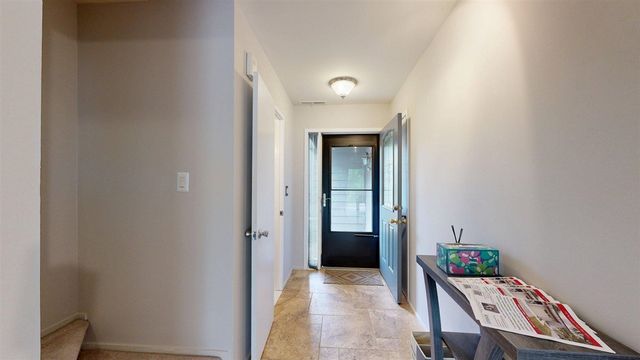 718 Peninsula Court, Ann Arbor, MI 48105