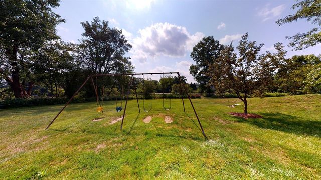 718 Peninsula Court, Ann Arbor, MI 48105