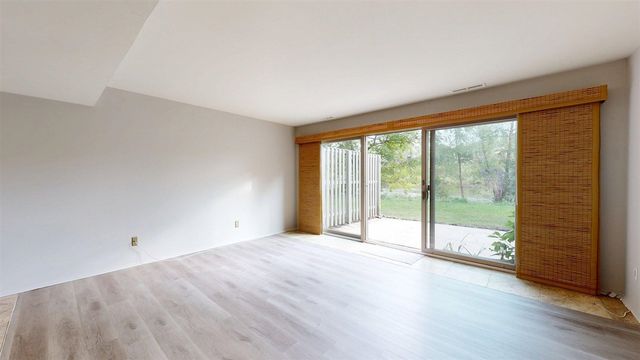 718 Peninsula Court, Ann Arbor, MI 48105