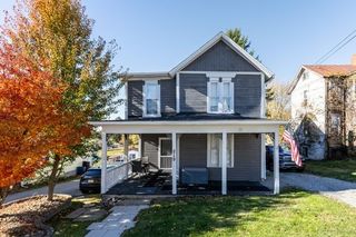 219 Wayne St, Claysville, PA 15323