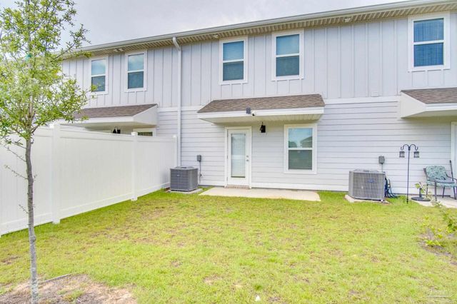 5689 Stellarjay St, Gulf Breeze, FL 32563