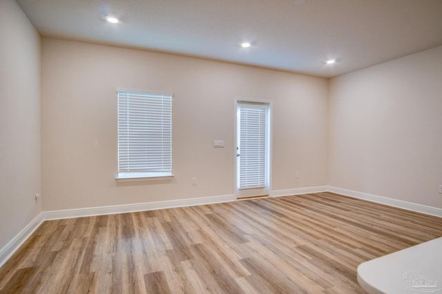 5689 Stellarjay St, Gulf Breeze, FL 32563